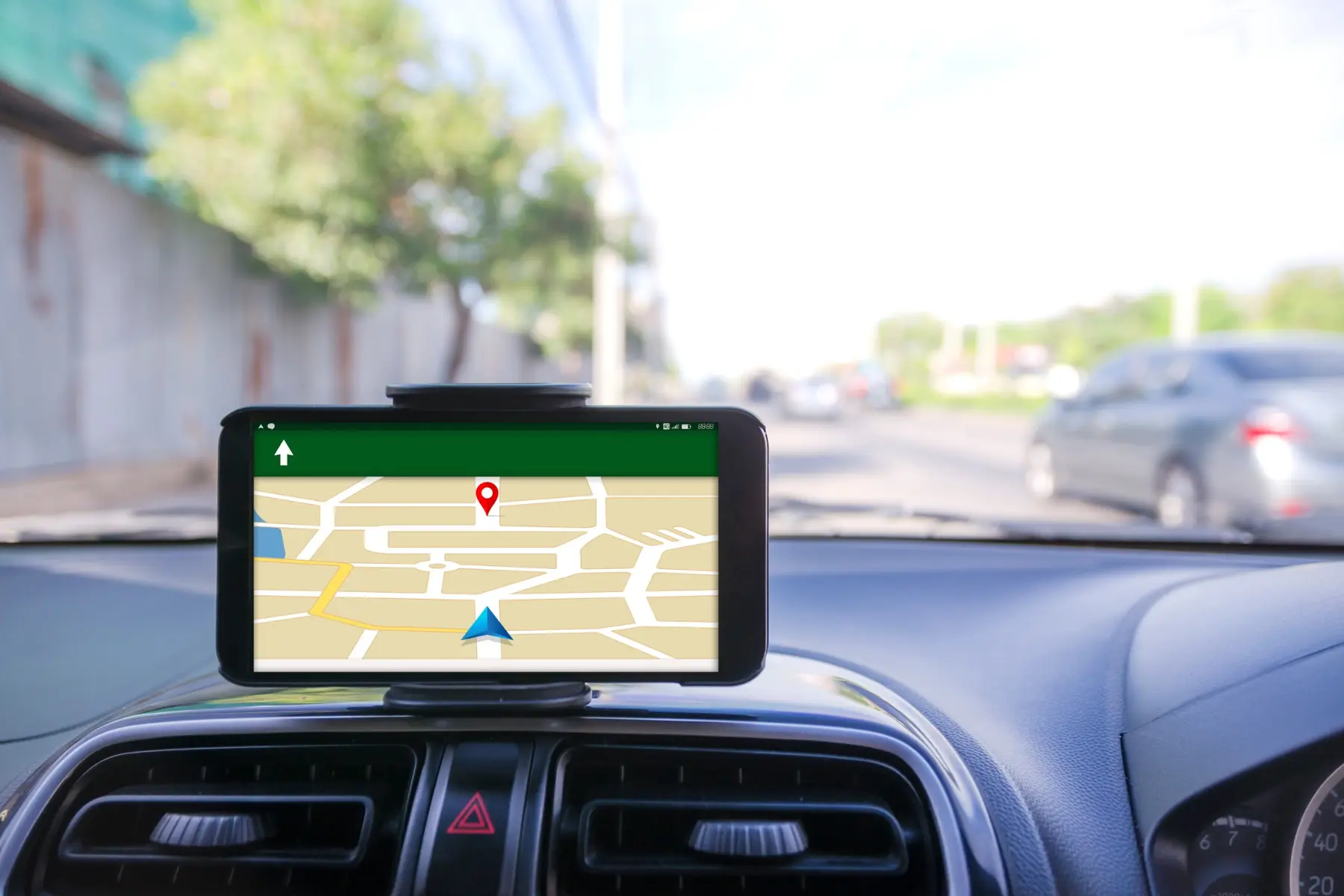 Sensori e telecamere per il controllo degli stalli di sosta